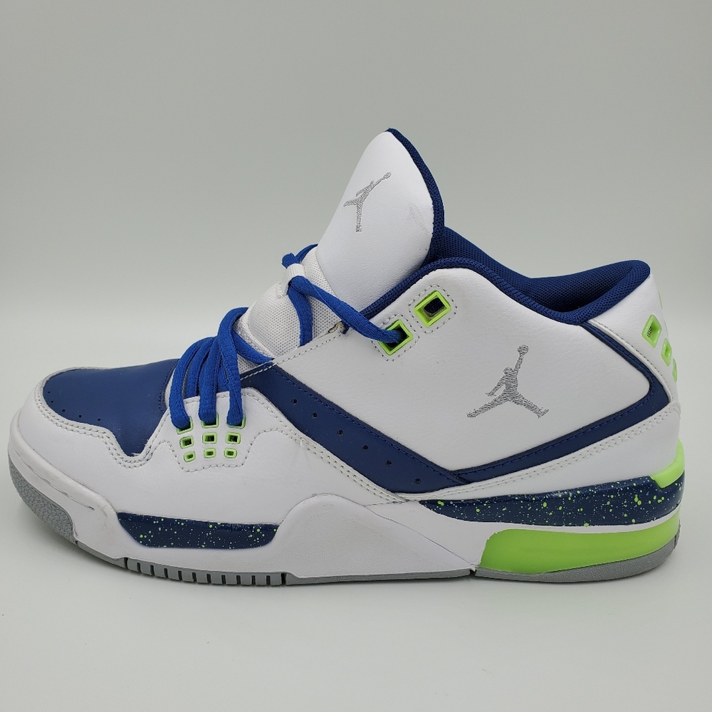 Boys Air Jordan "2015 Release" Size 7Y
